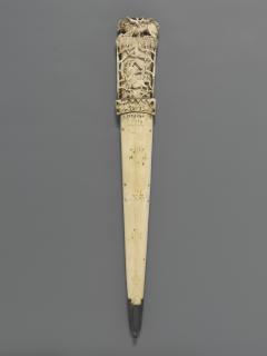 Dagger handle and sheath (Sheathed)