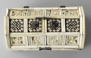 Box with pitched lid (boîte) (Lid)