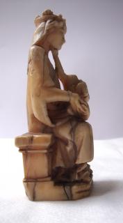 Statuette (Side)