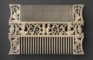 Openwork comb (peigne double ajouré) (Side 1)