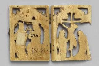Openwork diptych, 1 register, 1 arch across (diptyque ajouré; colonnettes) (Back)