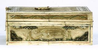 Box (boîte) (End, right)