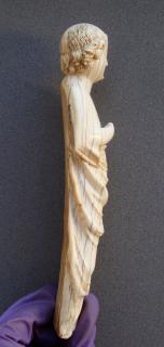 Relief (appliqué) (Side)