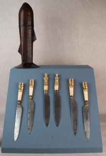 Knife handles (6)