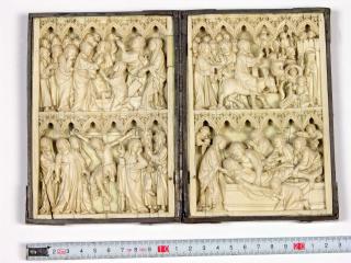 Diptych, 2 registers, 6 arches across (plaquettes; frise d'arcatures) (Front)