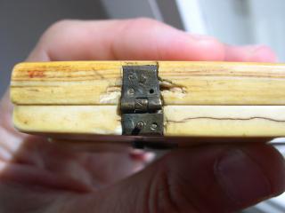 Triptych, 1 register, 1 arch across (frise d'arcatures) (Side, detail)