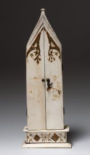 Gabled triptych, 2 registers, with base (tabernacle) (Front (closed))