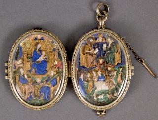 Two oval openwork medallions (médaillons ajourés) (Front)