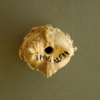 Rosary bead (?), 2 faces (chapelet) (Bottom)