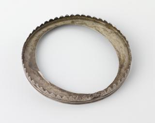 Medallion, lid of a box or mirror case (médaillon; valve de miroir) (Mount)