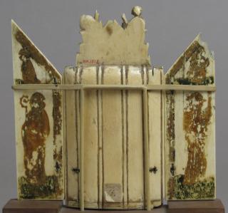 Gabled triptych, with arches (Back)