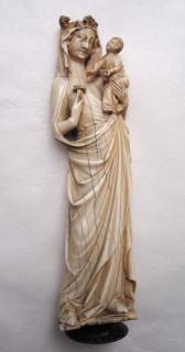 Relief (appliqué) (Front)
