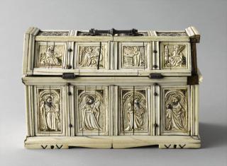 Box with pitched lid (boîte) (Body, back)