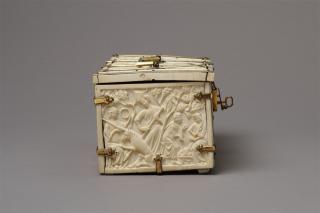 Casket (coffret) (End, left)