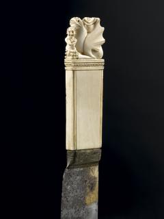 Knife handle (couteau d'écuyer tranchant)