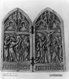 Gabled diptych, 1 register, 2 arches across (Front)