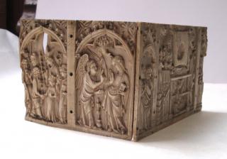 Panels (2)(fragments of a casket; front and end), with arches (coffret; frise d'arcatures)