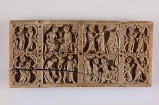 Lid (fragment of a casket), 2 registers, with quatrefoils (quatre-feuilles; coffret) (Front)