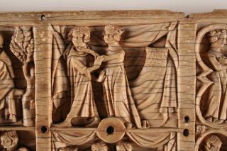 Lid (fragment of a casket), 2 registers, with quatrefoils (quatre-feuilles; coffret) (Front, detail)