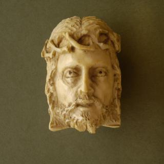 Rosary bead (?), 2 faces (chapelet) (Side 1)