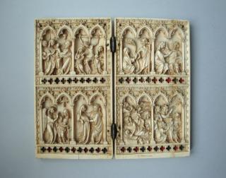 Diptych, 2 registers, 4 arches across (frise d'arcatures; colonnettes) (Front)