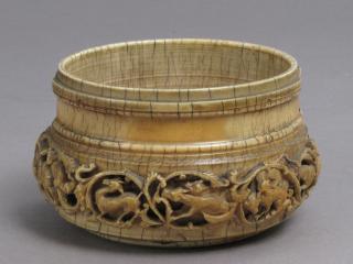 Cylindrical pyxis (pyxide) (Side)