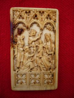 Panel (fragment of a painter's box?), 1 register, 3 arches across (frise d'arcatures; plaquette; boîte) (Front)