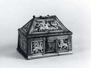 Casket with openwork panels (coffret; plaques ajourées) (Front)