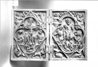 Diptych, 1 register, with quatrefoil enclosed in a diamond (plaquettes; quatre-feuilles) (CAST, front)