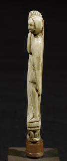 Dagger handle (?) (Side)