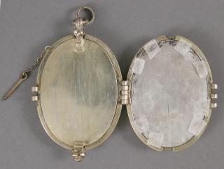 Two oval openwork medallions (médaillons ajourés) (Interior)
