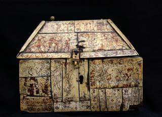 Painted casket with pitched lid (coffret) (Body, front)