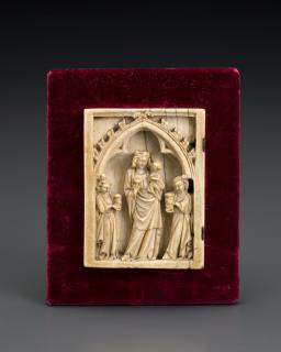 Wing, left (fragment of a diptych), 1 register, 1 arch across (plaquette) (Front)