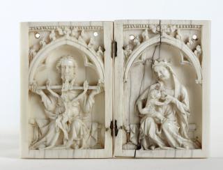 Diptych, 1 register, 1 arch across (plaquettes) (Front)