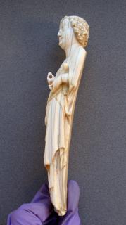 Relief (appliqué) (Side)
