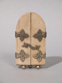 Gabled triptych, 1 register (Front, closed)