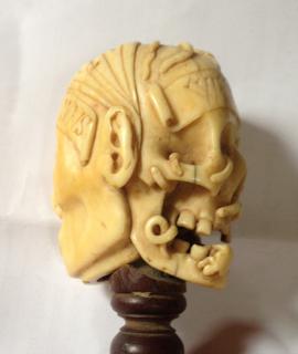 Rosary bead, 2 faces (chapelet) (Side)