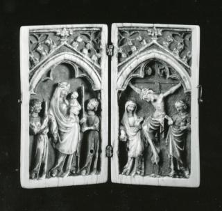 Diptych, 1 register, 1 arch across (plaquettes) (Front)