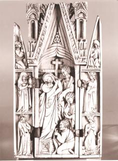 Gabled triptych, 1 and 3 registers (Front)