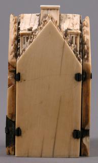 Gabled polyptych, 1 and 2 registers, with arches (tabernacle; colonnettes) (Back, closed)