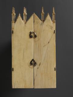Triptych with gables, 3 registers, with arches across (frise d'arcatures; colonnettes) (Front, closed)