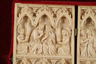 Diptych, 2 registers, 3 arches across (frise d'arcatures) (Detail, front)