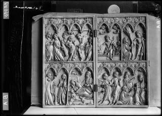 Diptych, 2 registers, 4 arches across (frise d'arcatures; colonnettes) (Front)