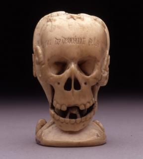 Rosary bead or rosary pendant, 2 faces (chapelet) (Side 1)