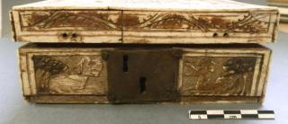 Box (boite) (Body, front)