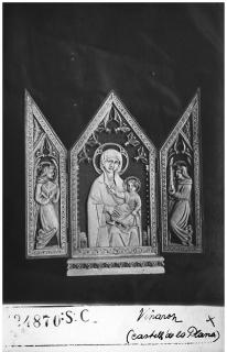 Gabled triptych; reliefs (appliqués) (Front)