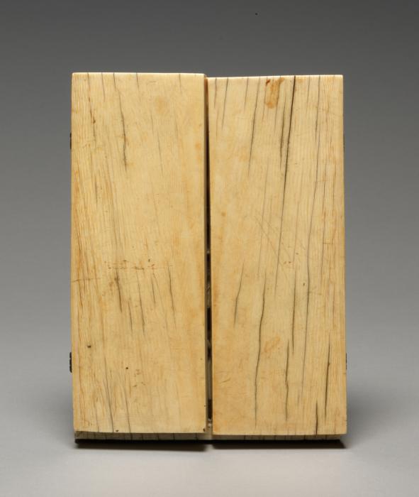 Triptych, 2 registers, 2 arches across (wings) and 4 arches across (centre panel) (frise d'arcatures) (Back)