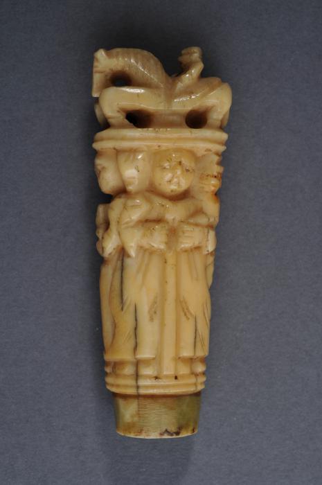 Knife handle (manche de couteau) (Side)