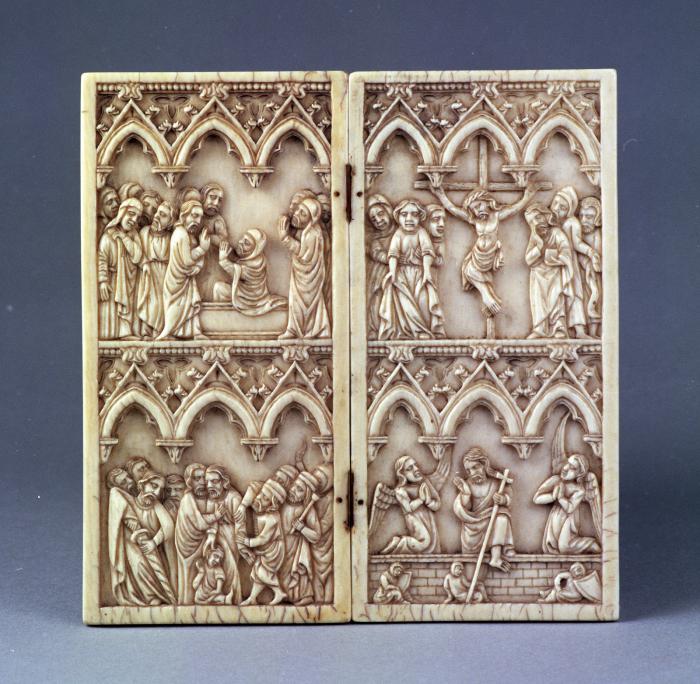Diptych, 2 registers, 3 arches across (frise d'arcatures) (Front)