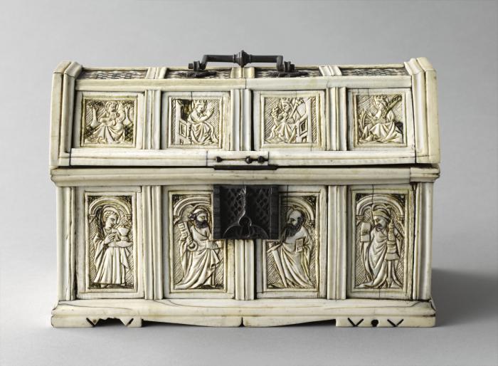 Box with pitched lid (boîte) (Body, front)